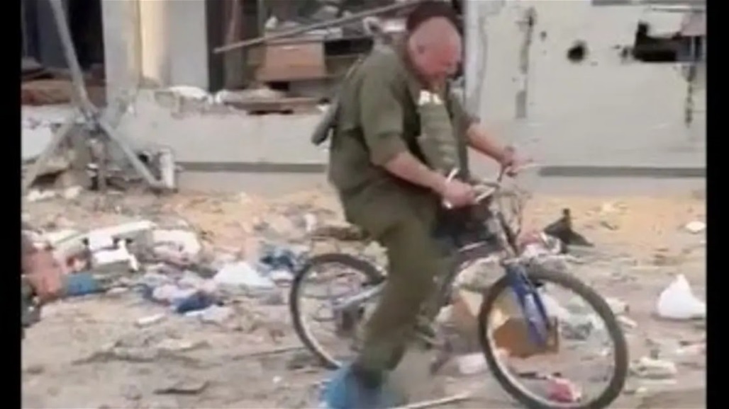 فيديو يشعل مواقع التواصل.. جنود "إسرائيليون" يلعبون ويضحكون فوق أنقاض غزة