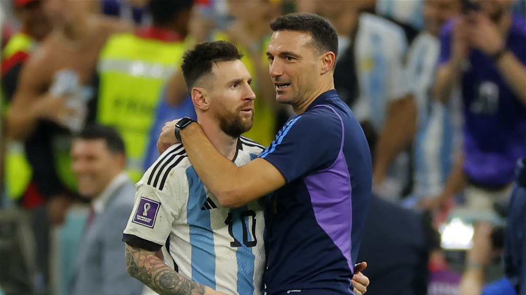 "غير سعيد".. كشف خبايا حوار سكالوني مع ميسي بشأن مستقبله