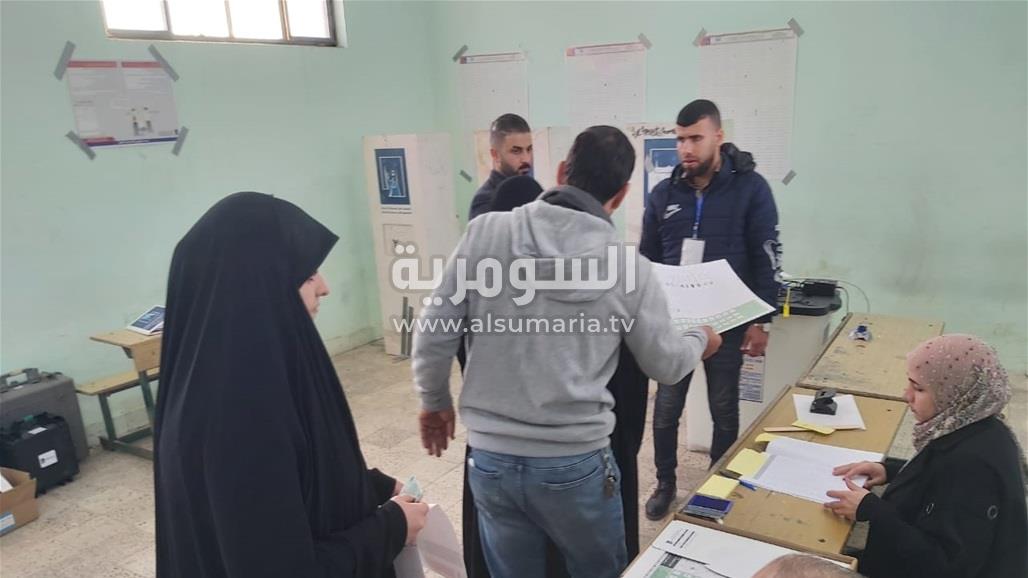 صور من النجف والبصرة.. أعداد الناخبين بدأت تزداد