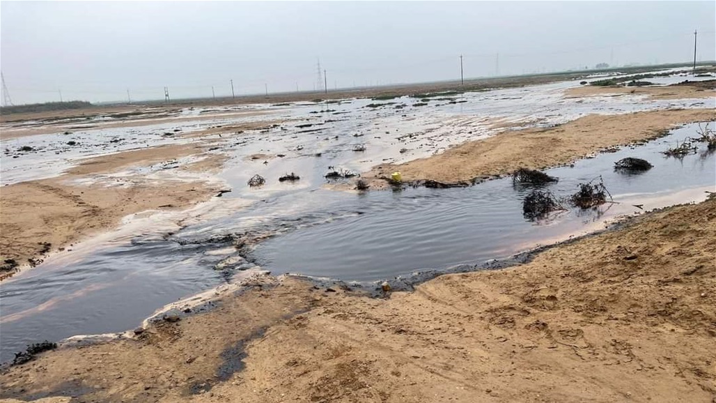 سيول النفط الخام تجتاح الأراضي الزراعية في صلاح الدين (صور) 