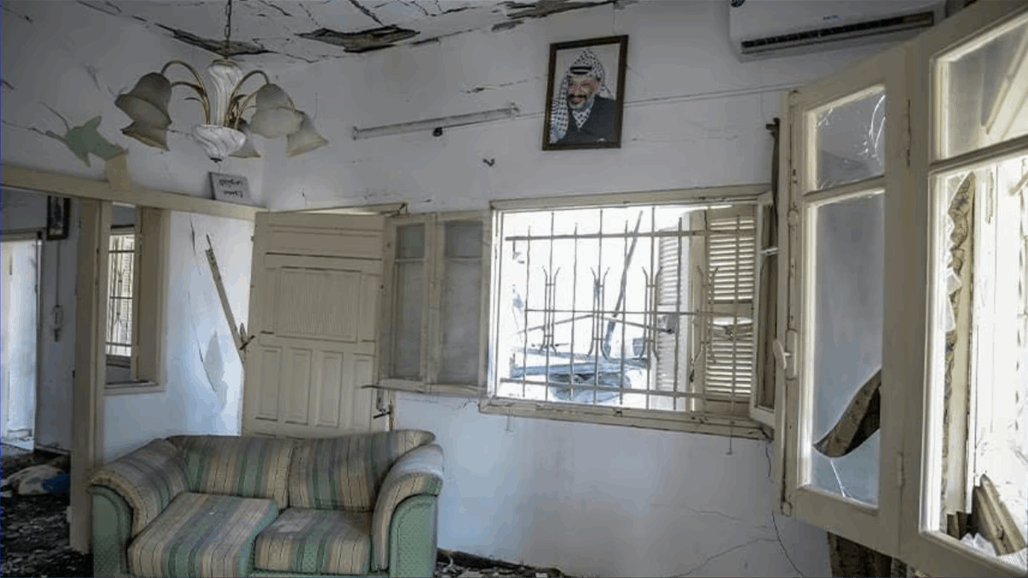 بالصور.. إسرائيل تعلن تدمير منزل ياسر عرفات