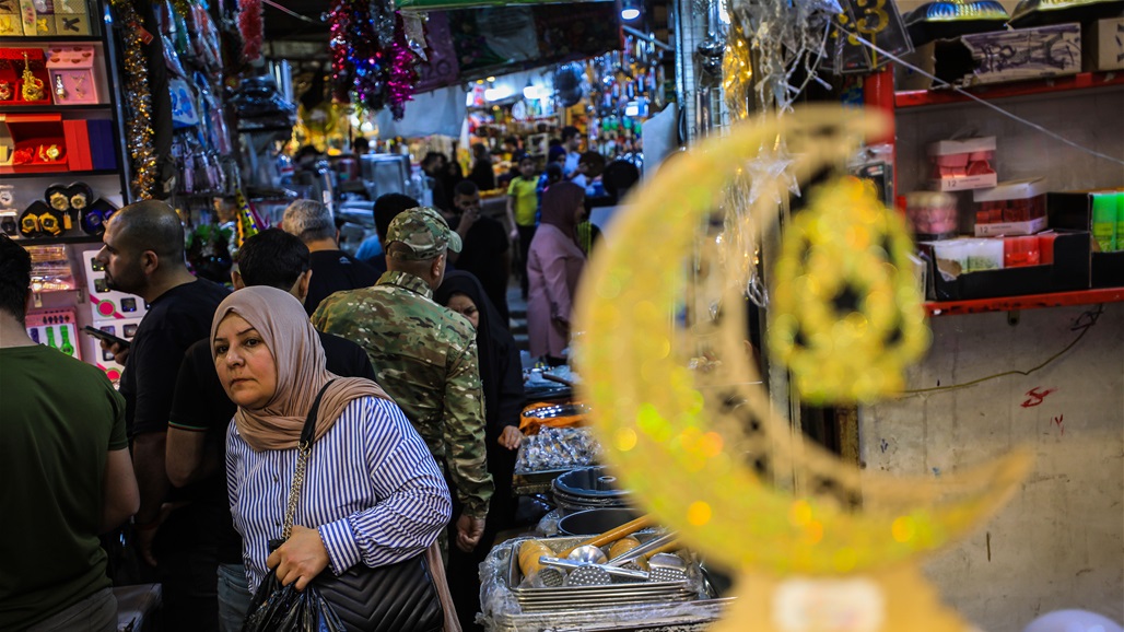 المطاعم بالمرتبة الرابعة وثلث الأموال للتسوّق.. خارطة توزيع الانفاق الشهري للعراقيين