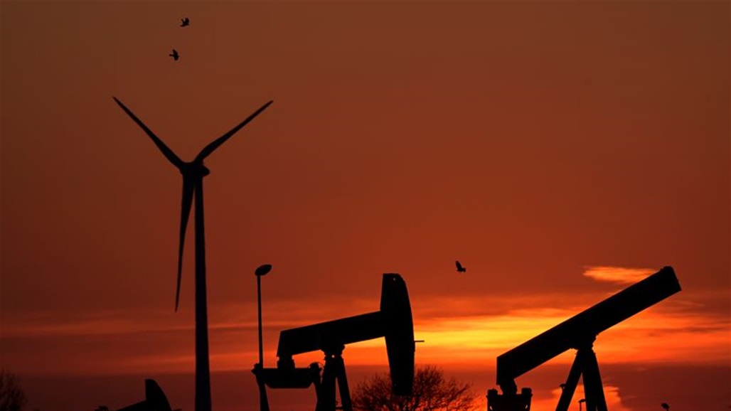 النفط يواصل خسائره وبرنت عند 81 دولارًا للبرميل