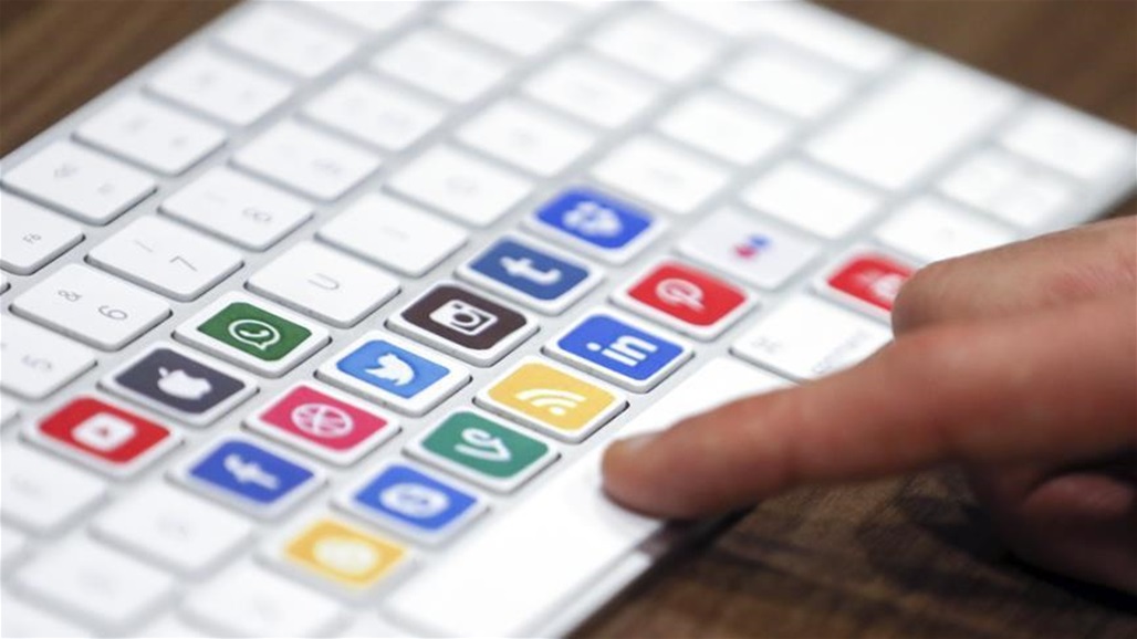 حظر مستمر للحسابات الحكومية والمعروفة في إيران.. ماذا عن خطواتها السابقة؟  