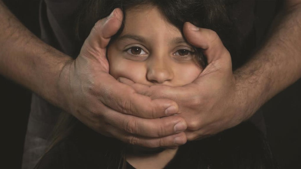 تعنيف الأطفال يزداد في العراق لأسباب منها الزواج المبكر.. أكثرها في الكرخ! 