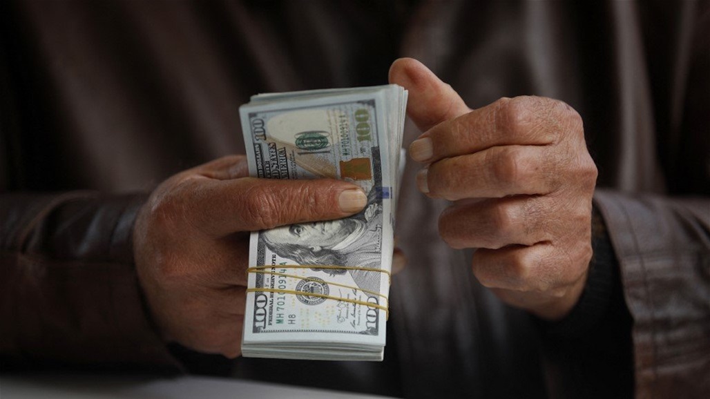 تحديد سقف جديد لسحب الدولار للمسافرين العراقيين خارج البلاد