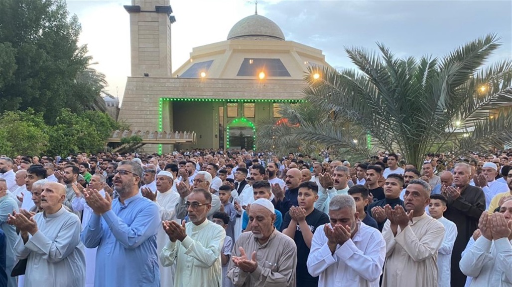 بعد تطابق موعد الفطر.. صلاة عيد موحدة في جامع الغدير ببغداد (صور)