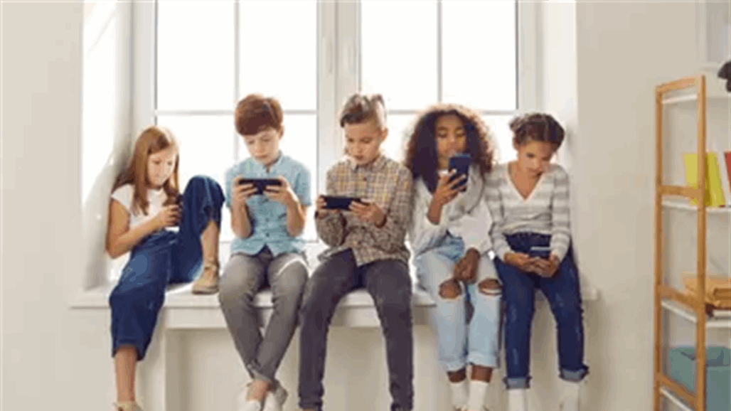 "المال أهم من أطفالنا".. موجة غضب في أوروبا ضد واتساب 