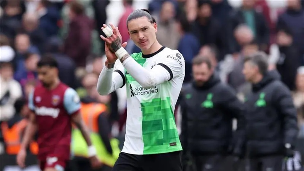 مهاجم ليفربول يقترب من برشلونة في الميركاتو