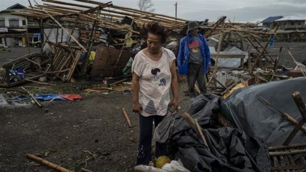 عاصفة قوية تضرب الفلبين وفرار الاف السكان