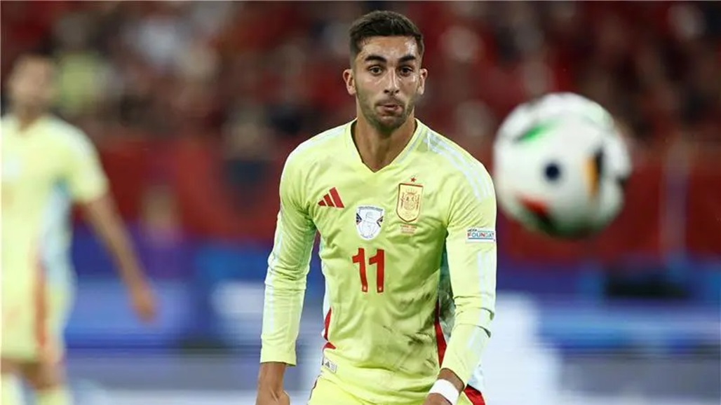 توريس يحسم جدل رحيله عن مع برشلونة