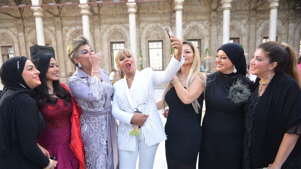 بعد انتقادات واسعة.. إعلامية مصرية ترد على رقصها داخل حرم مسجد