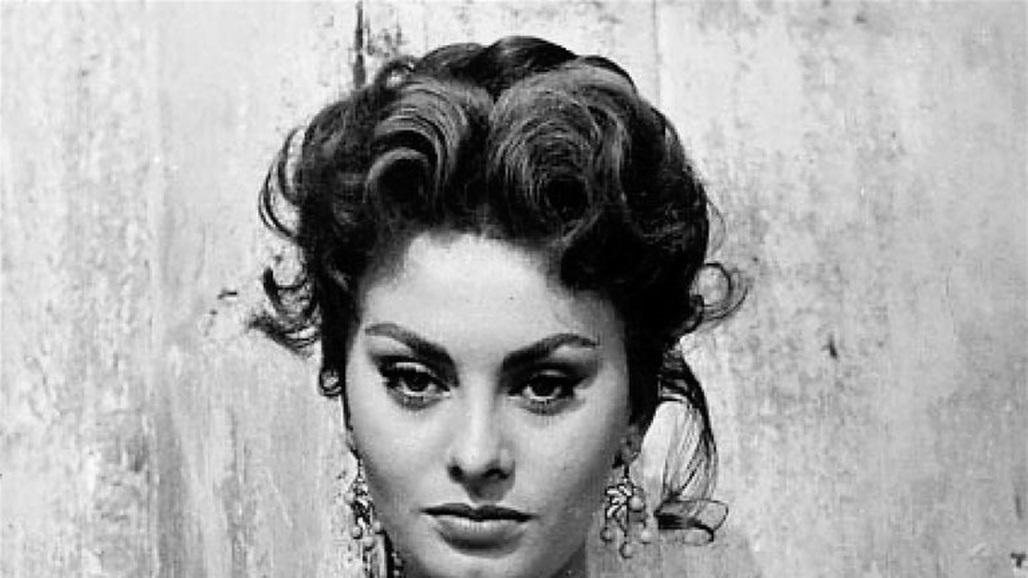 ايقونة الجمال صوفيا لورين تحتفل بعيد ميلادها الـ90