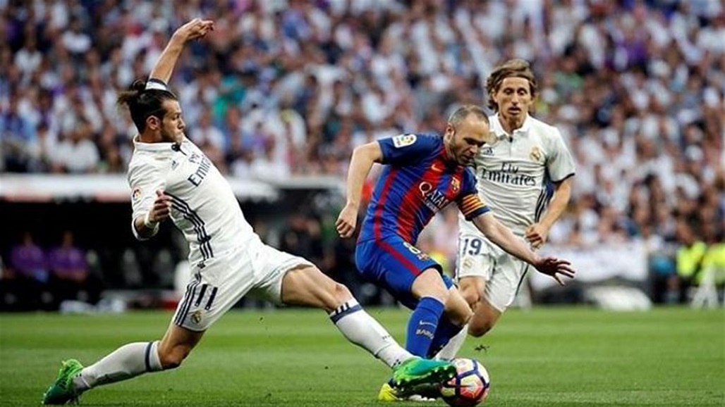 خطوة نادرة للميرينغي.. إدارة مدريد تكرم أسطورة برشلونة انييستا