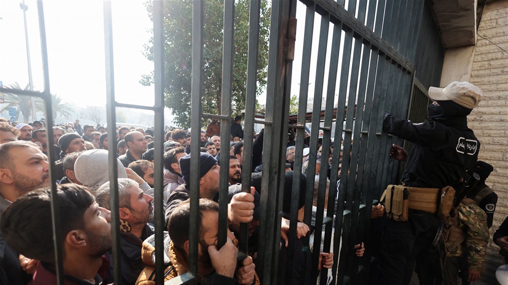 الجيش السوري "يتزاحم" على ابواب الجولاني لتسليم الأسلحة والمصالحة