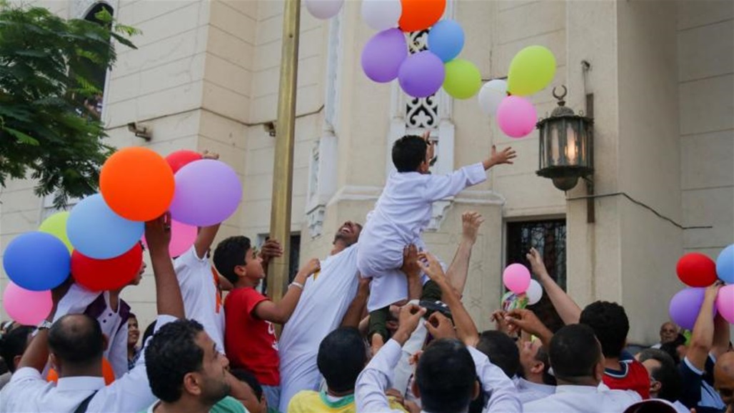 العراقيون يستقبلون عيد الفطر بتقاليد وعادات راسخة