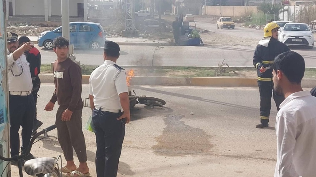بعد انطلاق حملة حجز الدراجات.. شاب يحرق دراجته وسط الديوانية 