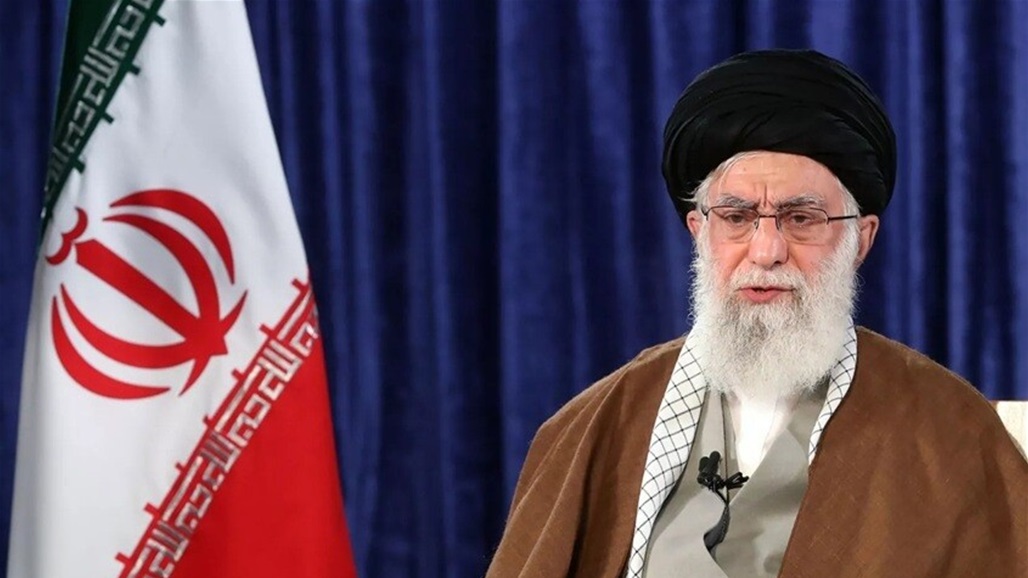 صحيفة إيرانية تعتذر للسيد الخامنئي وتعاقب نفسها