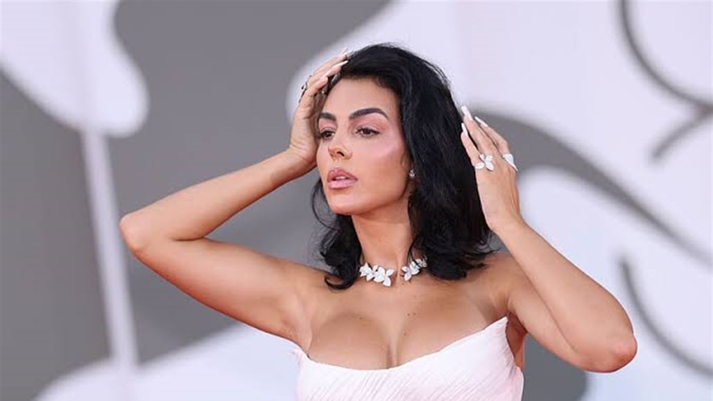 جورجينا تخطف الأنظار بوشم عربي جديد (صور) 