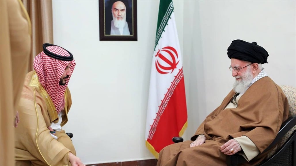 وزير الدفاع السعودي يسلم السيد الخامنئي رسالة من &quot;الملك&quot;