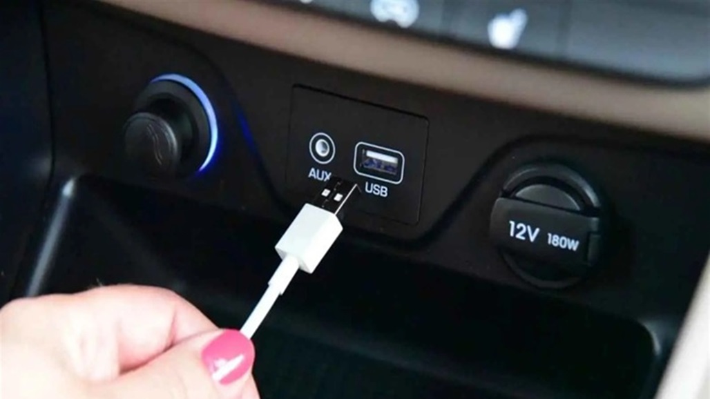4 طرق لاستخدام منافذ &quot;USB&quot; في سيارتك