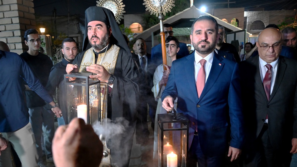 ظهرت من قبر المسيح.. &quot;شعلة النور&quot; تصل الى العراق منطلقة من القدس (صور)