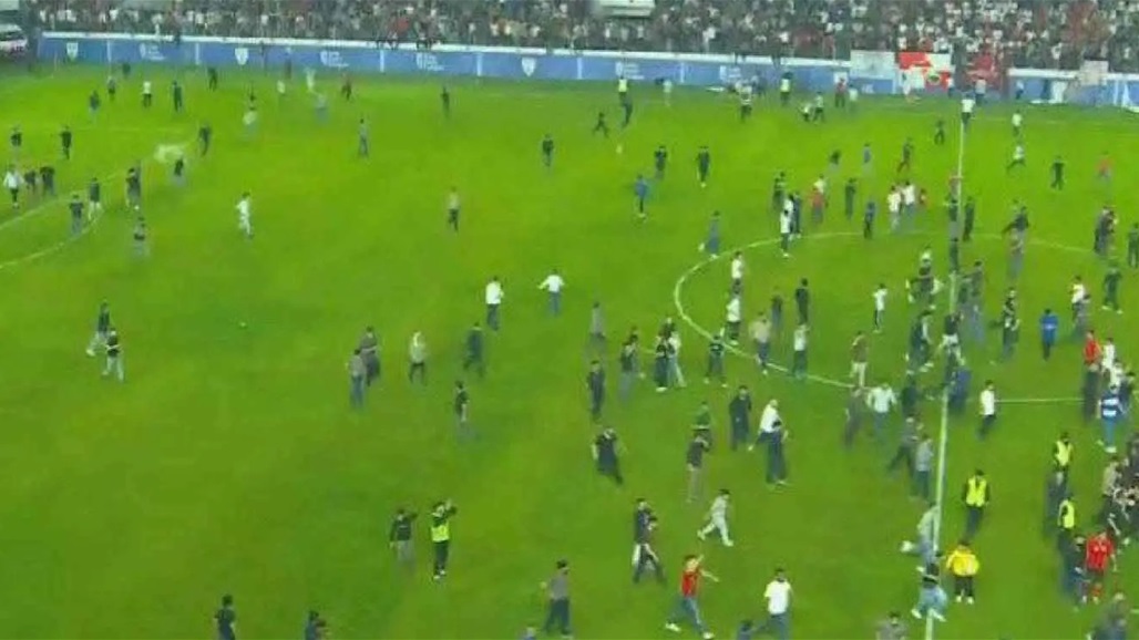 &quot;اقتحام الجمهور&quot; يوقف مباراة زاخو ونوروز