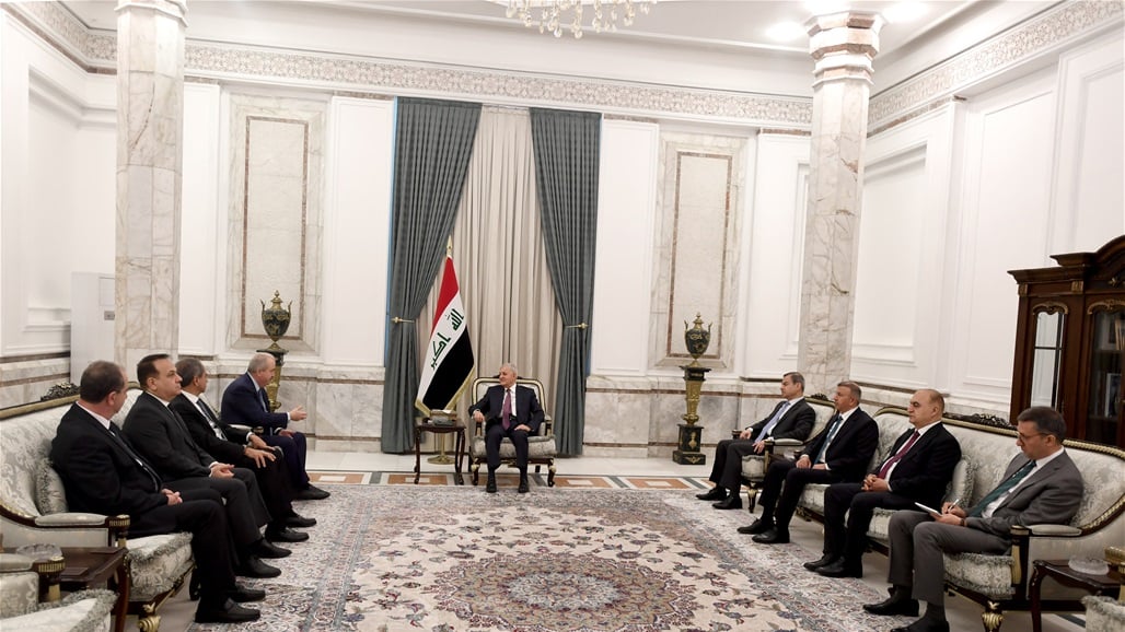 رئيس الجمهورية يلتقي وزيري المالية والطاقة اللبنانيين ويؤكد: القمة العربية فرصة للتضامن العربي