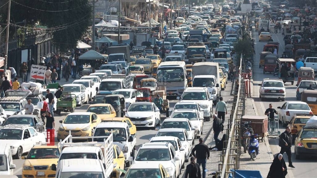 قبل عطلة القمة بيوم.. أغلب شوارع بغداد تغص بازدحامات خانقة