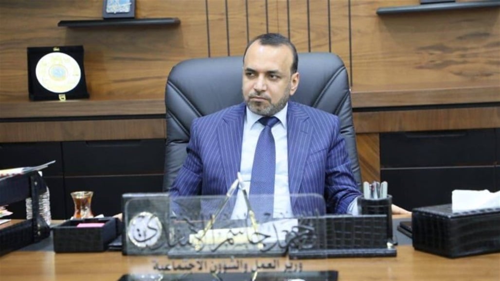 وزير العمل يعلن وضع خطة شاملة لمعالجة الفقر 