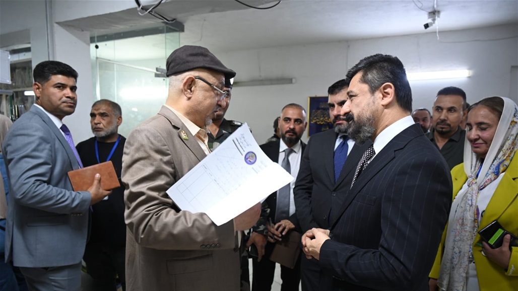 وزير العدل يوجّه بتبسيط الإجراءات وتقديم الخدمات للمواطنين بانسيابية