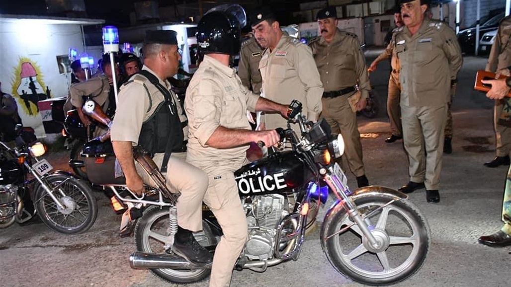 وزير الداخلية يوجه بمنع منتسبي الشرطة من قيادة الدراجة بالزي العسكري