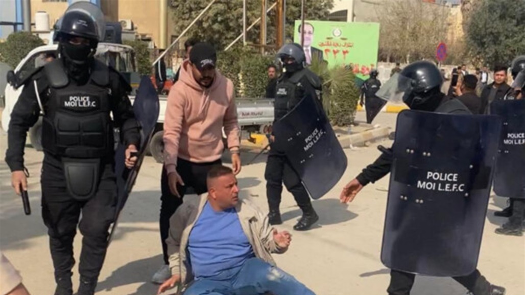 شرطة البصرة تعلن اتخاذ إجراءات قانونية بحق عناصر شغب اعتدوا على متظاهرين