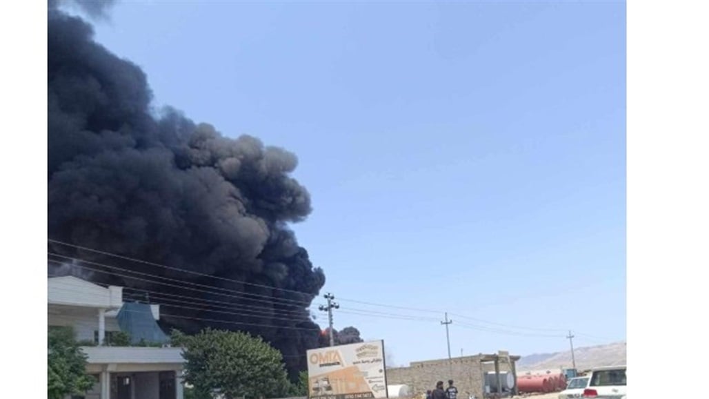 فزعة جماعية لاخلاء &quot;الجلكانات&quot;.. نيران هائلة تلتهم محطة وقود في السليمانية (فيديو)