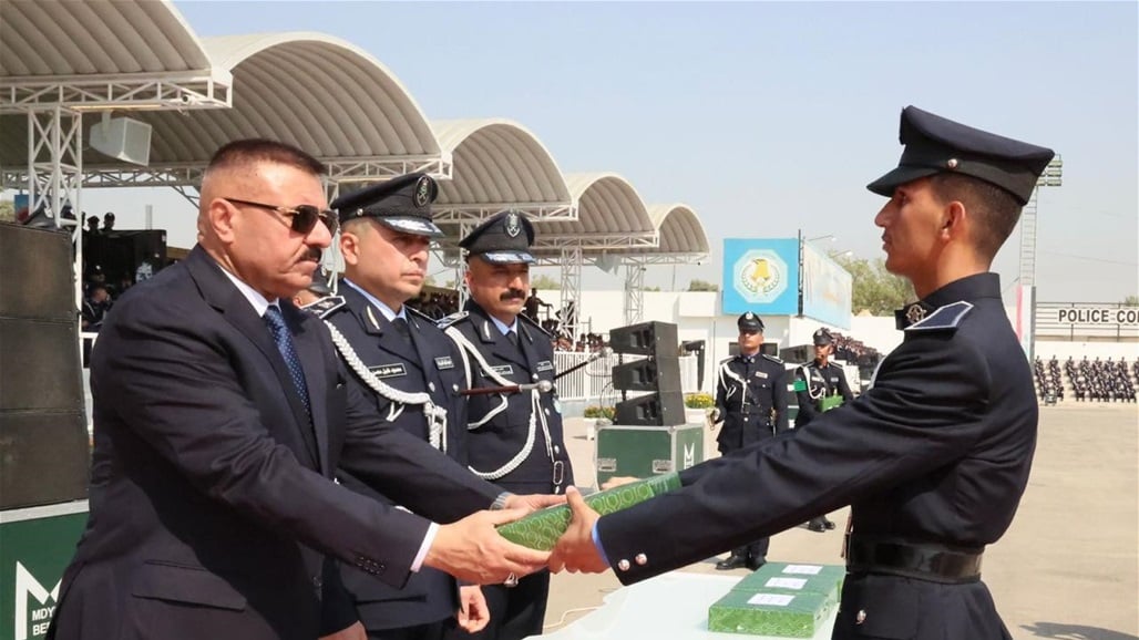 وزير الداخلية في استعراض تخرج دورة معهد إعداد مفوضي الشرطة: سلوك الفرد يعكس صورة المؤسسة