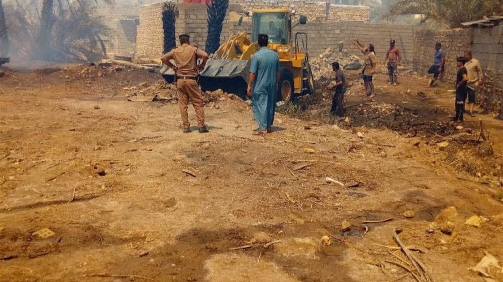 حريق ببساتين &quot;عين التمر&quot; والدفاع المدني تكافح لمنع وصوله للمنازل (صور)