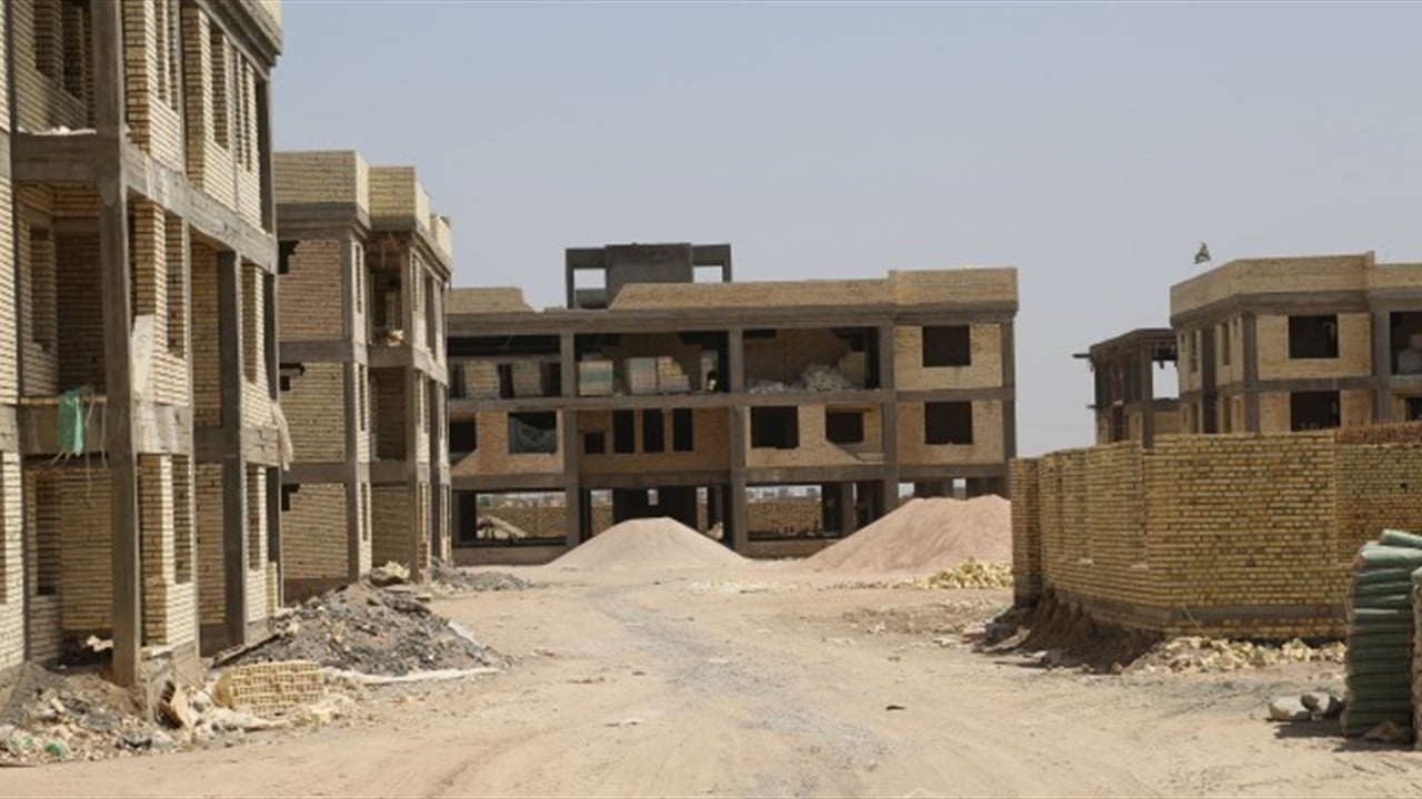 سحب الإجازة الاستثمارية لمجمع ميسان السكني وفتح تحقيق بمخالفاته (وثيقة)