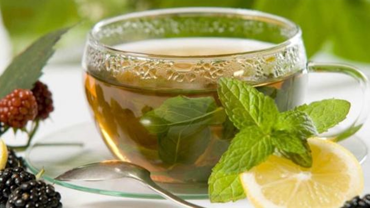 فوائد فعالة للشاي الأخضر في دعم صحة الكبد