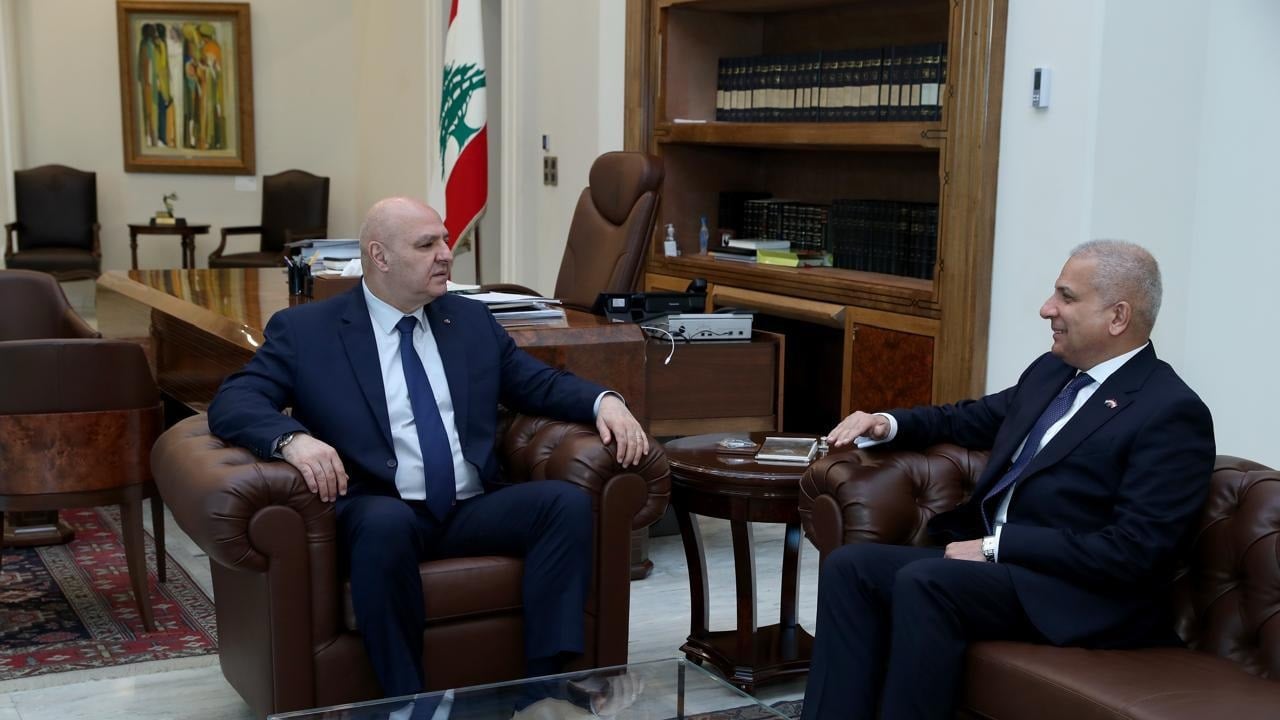 العراق ولبنان يؤكدان حرصهما على تطوير العلاقات الثنائية