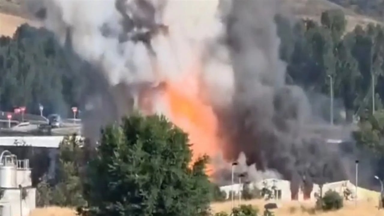 سحابة سامة وتحذير من مغادرة المنازل