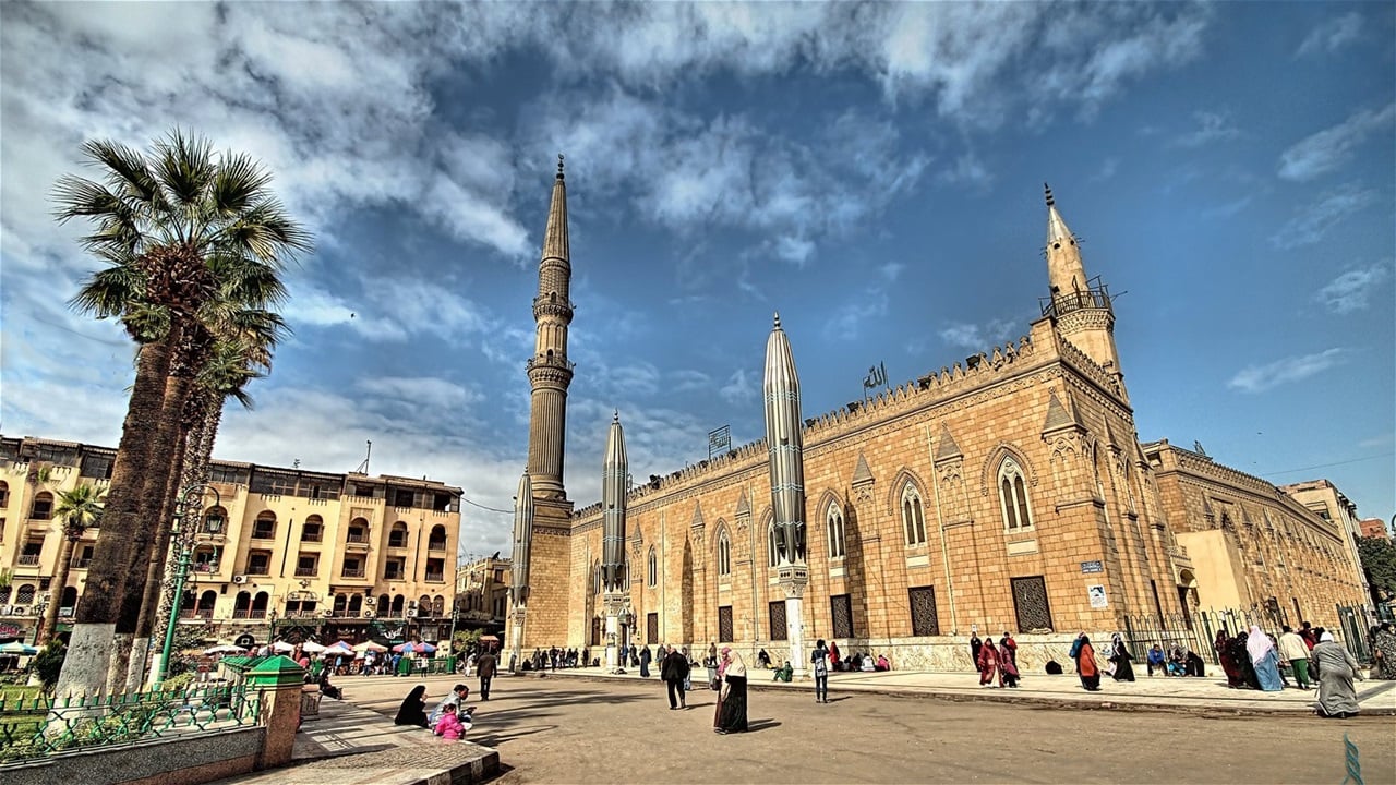 لهذا السبب.. إغلاق ضريح الإمام الحسين في مصر 