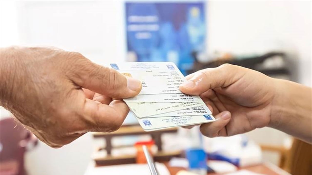 &quot;حرام شرعاً&quot;.. علماء دين يحذرون من بيع البطاقات الانتخابية