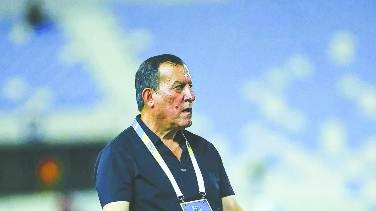 عرض خليجي على طاولة المدرب العراقي باسم قاسم