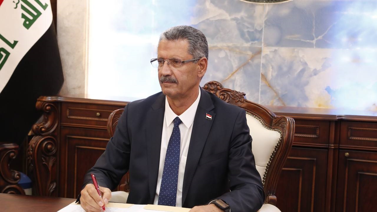 وزير النفط يوجه باحتساب الشهادات لجميع الموظفين 