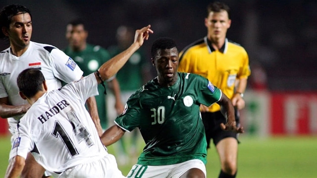 بعد قرعة المحلق.. إليك تاريخ مواجهات منتخب العراق والسعودية في جميع البطولات