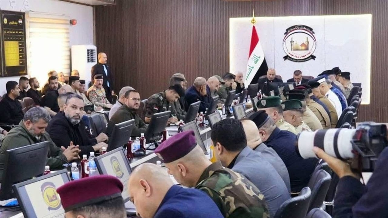 وزير الداخلية ومحافظ كربلاء يعقدان مؤتمراً أمنياً في مقر قيادة العمليات