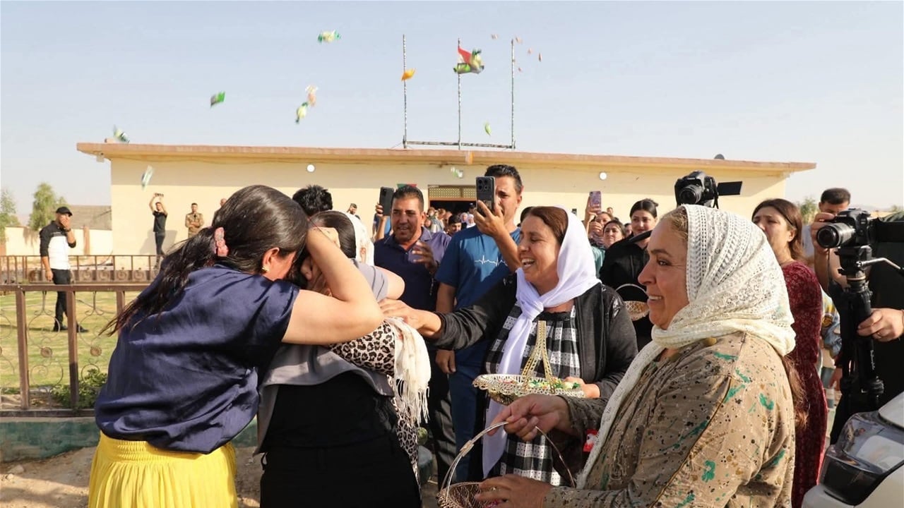 سنجار.. إيزيدية تعود لعائلتها بعد اختطاف دام 11 سنة