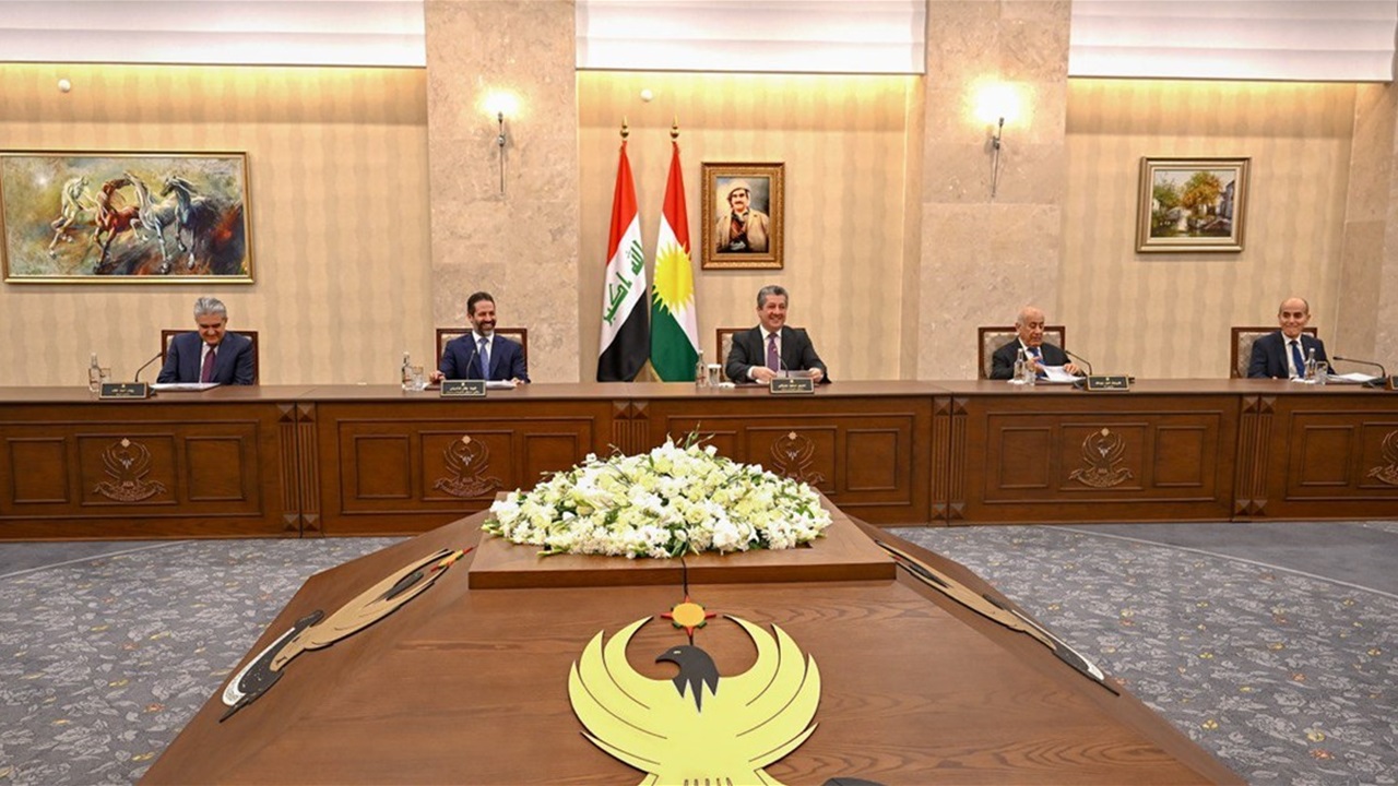 كردستان تطالب بصرف رواتب حزيران