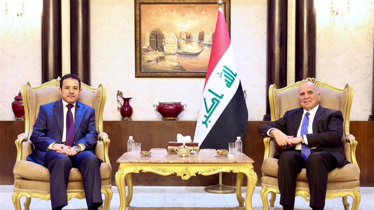 حسين والأعرجي يؤكدان أهمية تحييد العراق عن التهديدات الخارجية