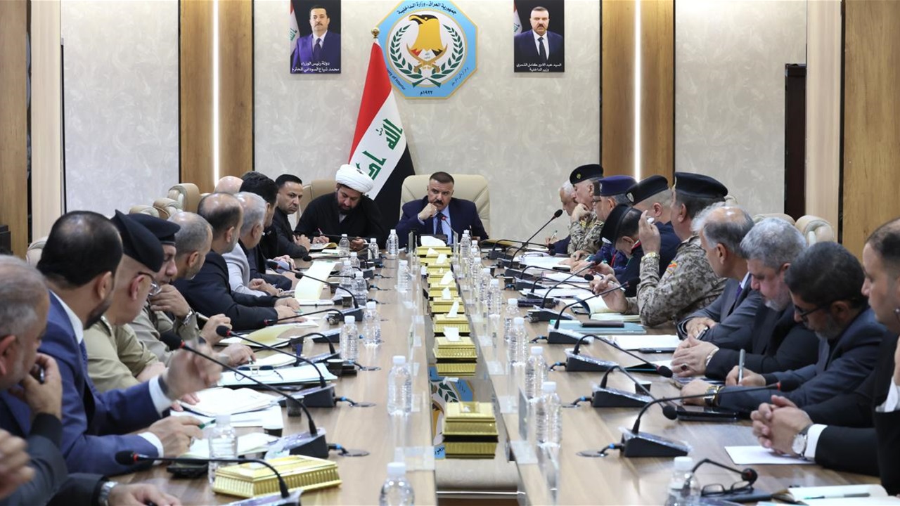 وزير الداخلية يوجه بتنظيم ساحات نقل زائري الأربعين والمواكب الحسينية